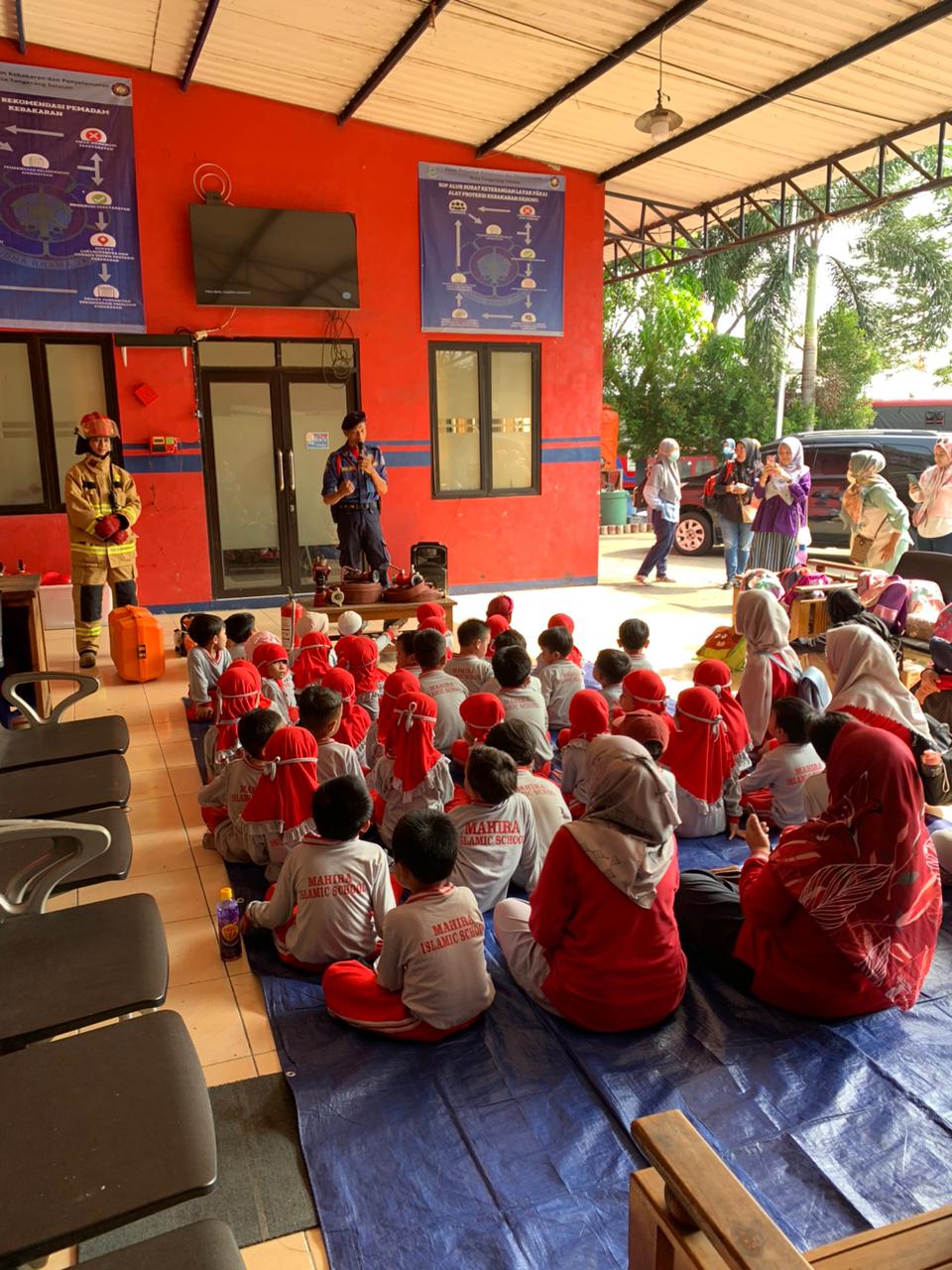Kujungan Sekolah Tk Mahira Ke Dinas Pemadam Kebakaran dan Penyelamatan Kepulauan Selayar